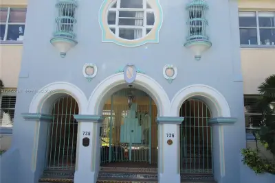 736 13 St #112, Miami Beach: photo 1 of 5