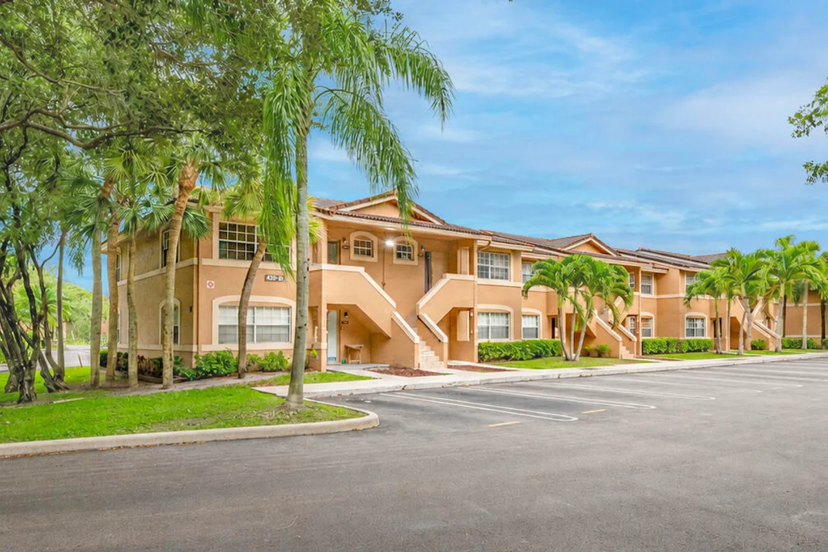 4263 NW 115th Ave, Coral Springs: photo 1 of 30