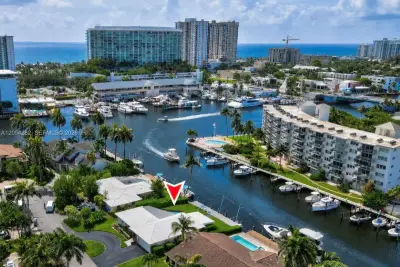 2762 NE 3rd St, Pompano Beach: photo 1 of 31