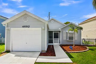 4692 Lakeside Cir, West Palm Beach: photo 1 of 39