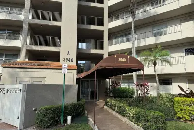 3940 Inverrary Blvd #106-A, Lauderhill: photo 1 of 11