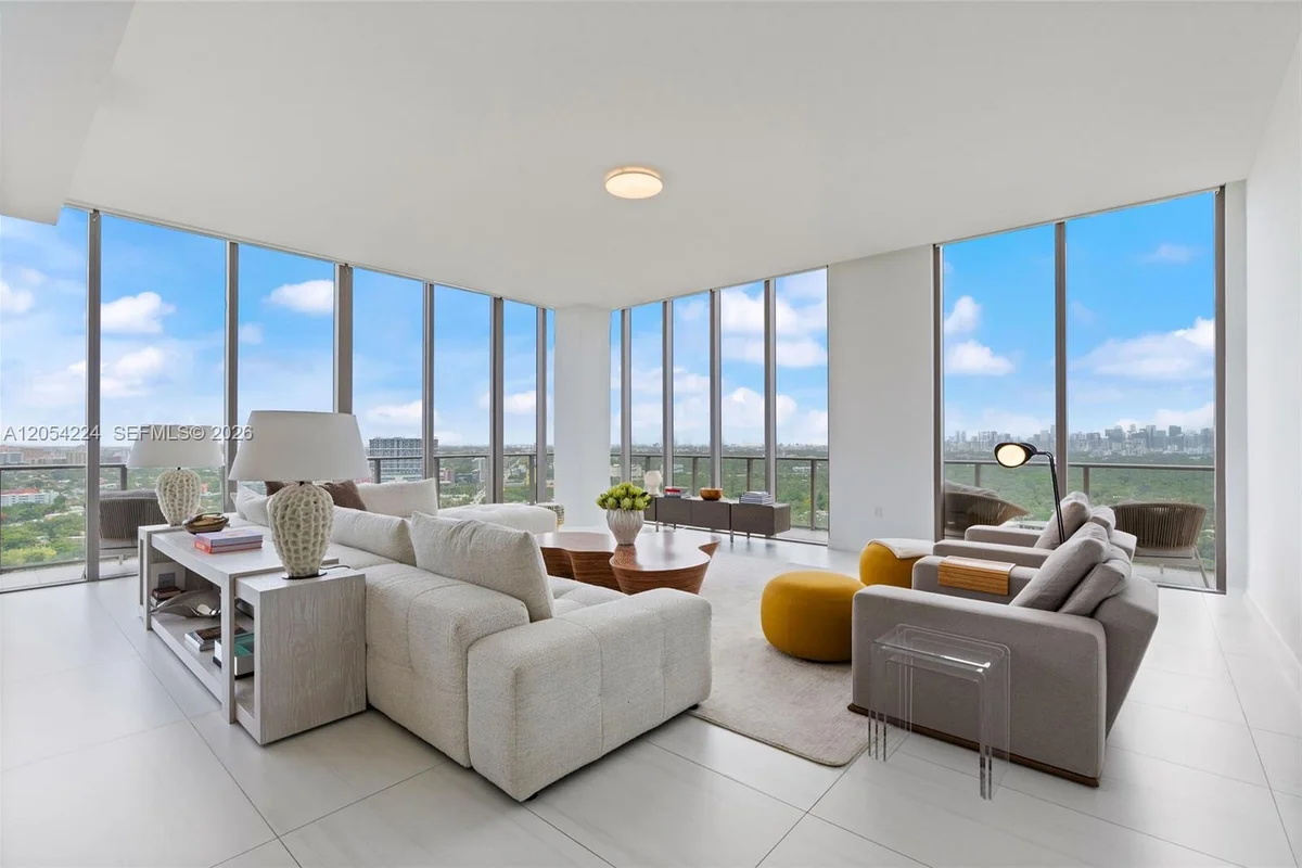 2678 Tigertail Ave #PH1, Miami: photo 1 of 46