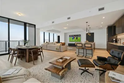 20 NE 11th #4703, Miami: photo 1 of 15