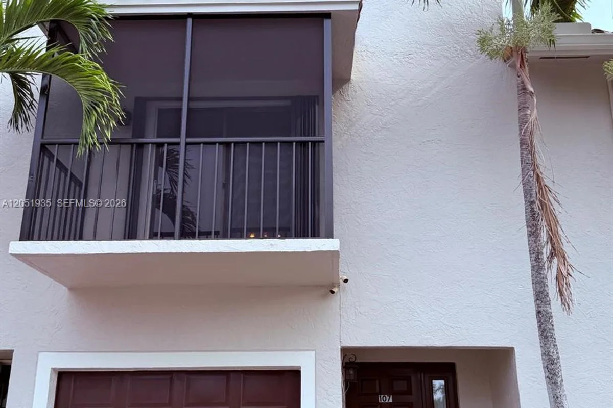 9850 Hammocks Blvd #107, Miami: photo 1 of 30