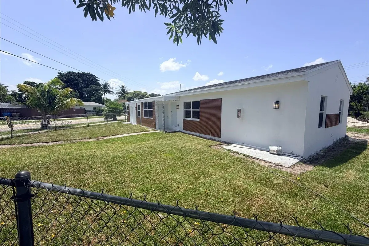 43 Williams Rd #3, West Park: photo 1 of 9