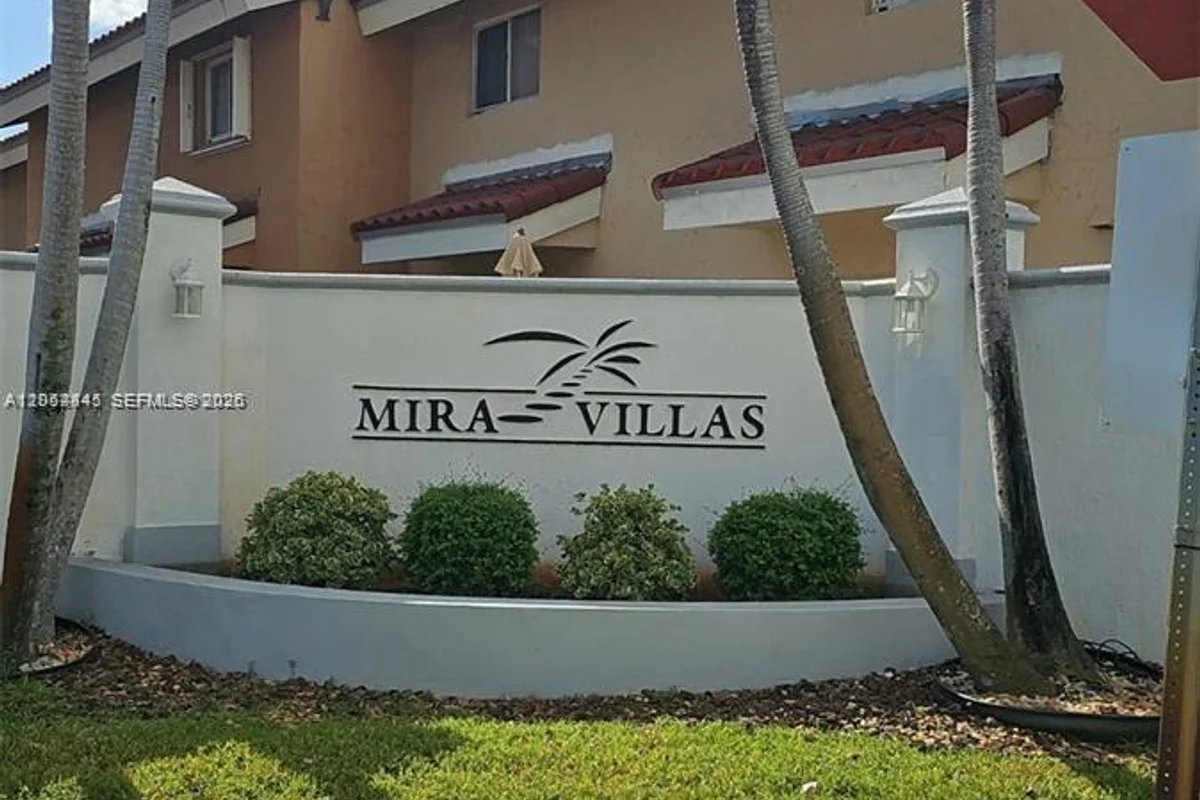 8253 NW 5th Ter #350, Miami: photo 1 of 3
