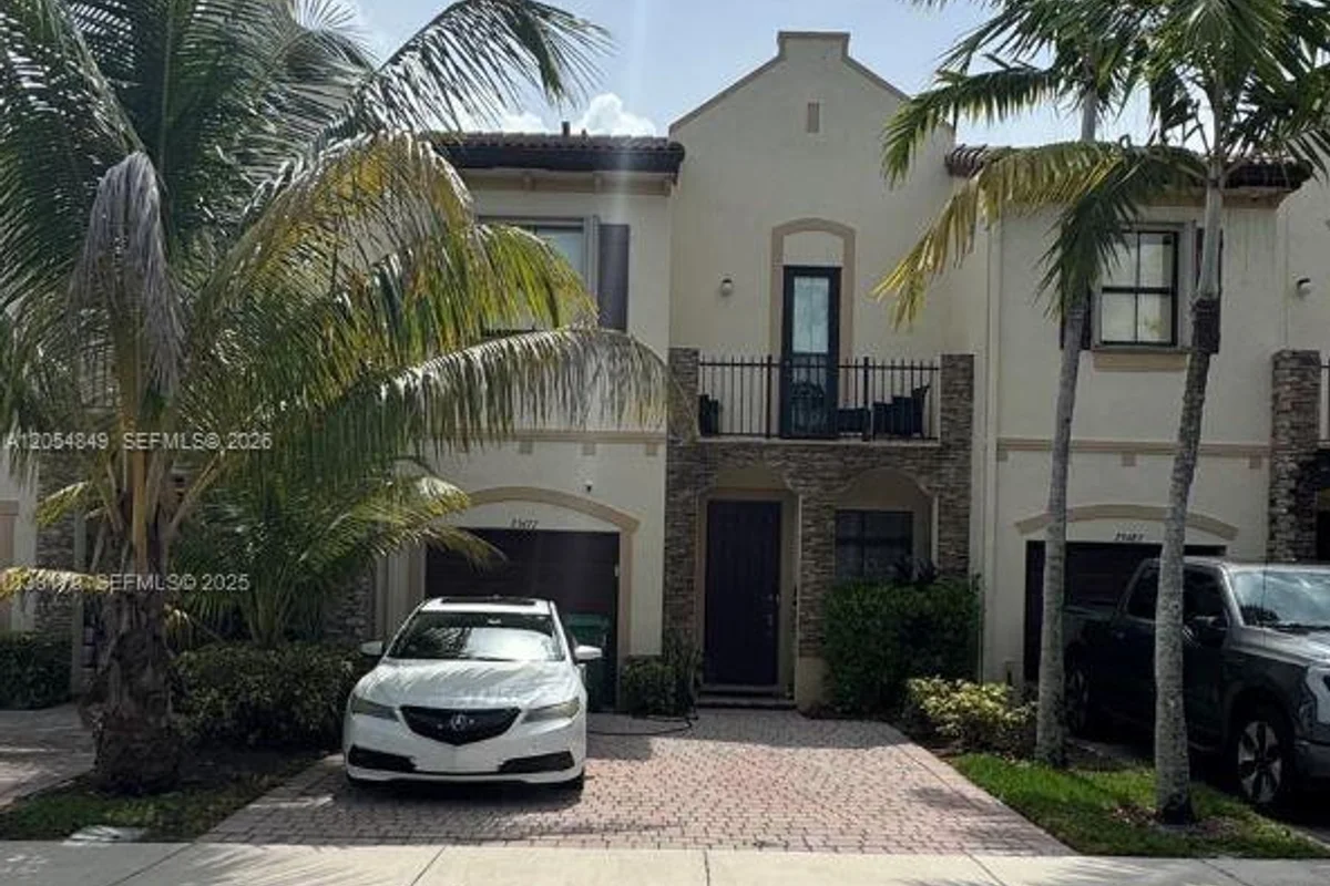 23477 SW 112th Pl, Homestead: photo 1 of 35