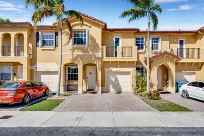 12999 SW 132nd Ter, Miami: photo 1 of 19
