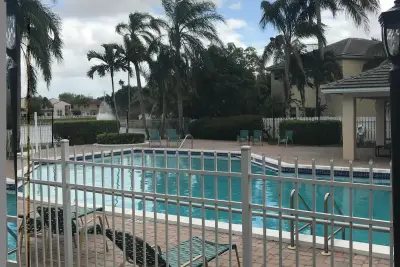 845 NW 98th Ave, Plantation: photo 1 of 16