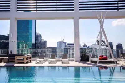 151 SE 1st St #2411, Miami: photo 1 of 21