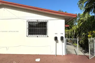 7715 NW 2nd Ct, Miami: photo 1 of 2