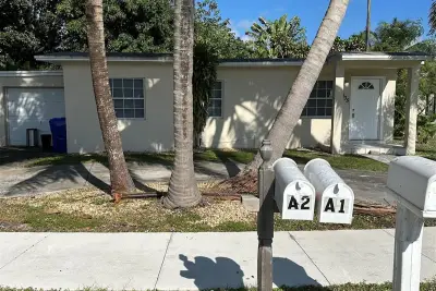 5635 Grant St, Hollywood: photo 1 of 14