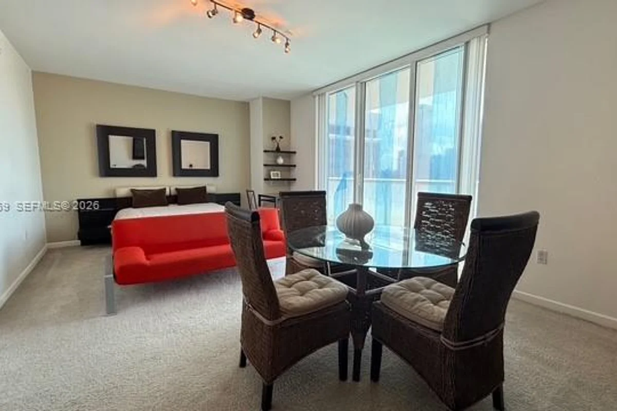 50 Biscayne Blvd #3109, Miami: photo 1 of 32