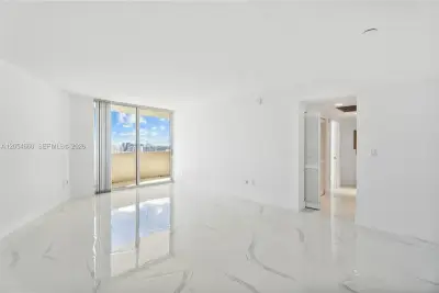 19501 W Country Club Dr #2506, Aventura: photo 1 of 22