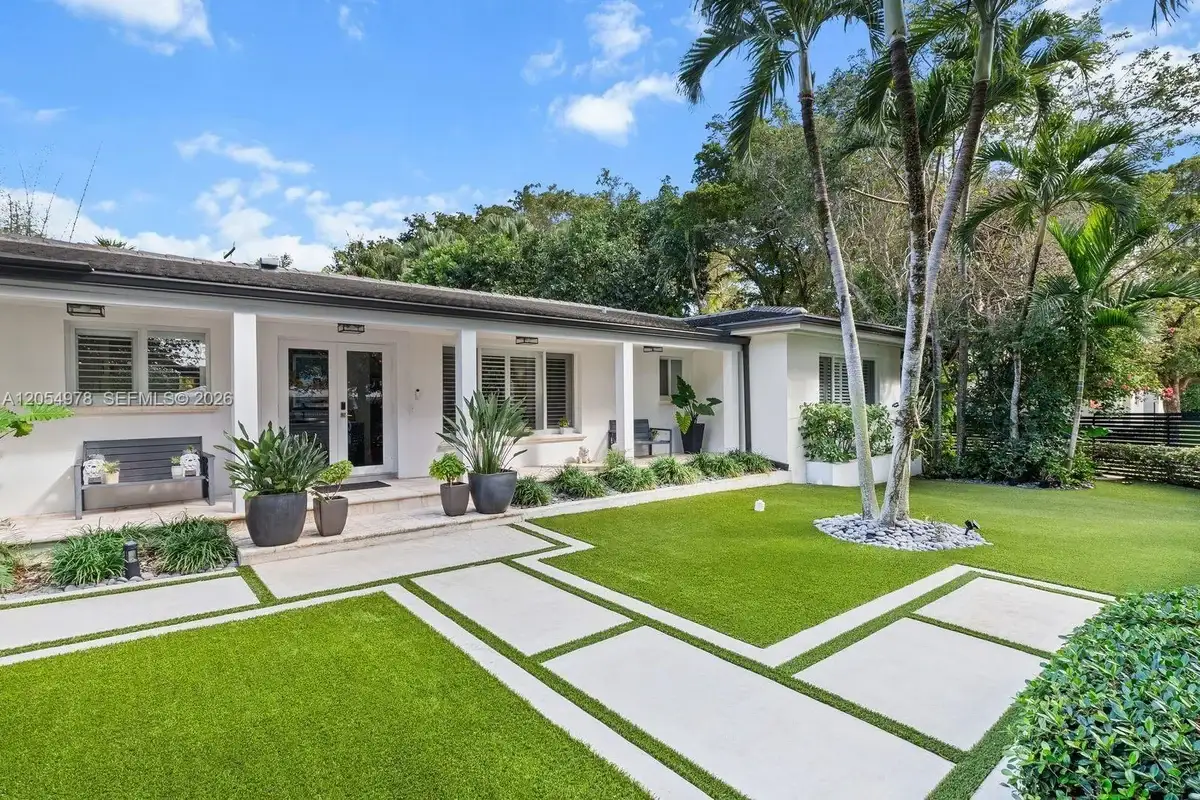 6511 Riviera Dr, Coral Gables: photo 1 of 26