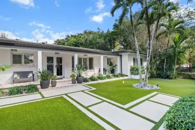 6511 Riviera Dr, Coral Gables: photo 1 of 26