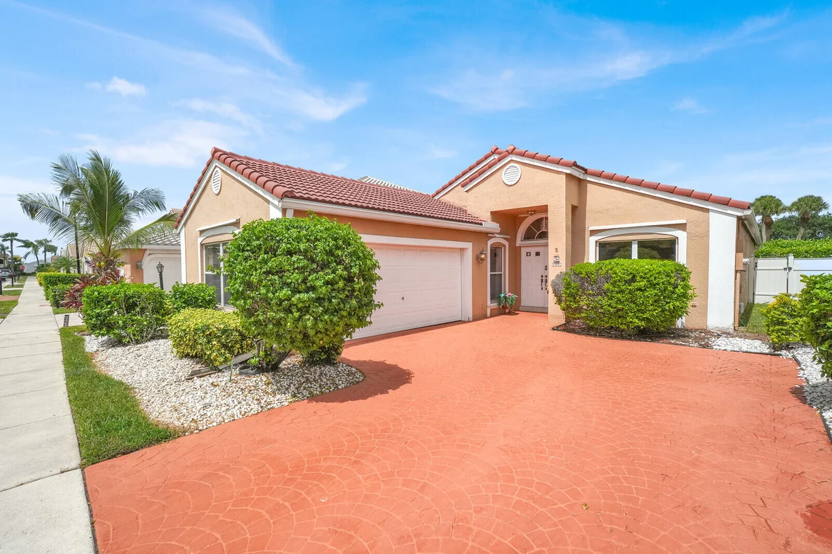 8799 Sonoma Lake Blvd, Boca Raton: photo 1 of 32