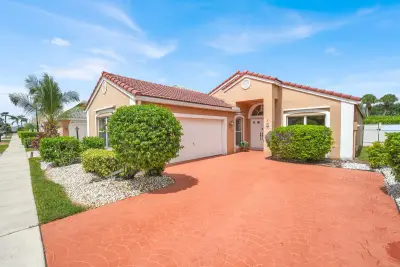 8799 Sonoma Lake Blvd, Boca Raton: photo 1 of 32