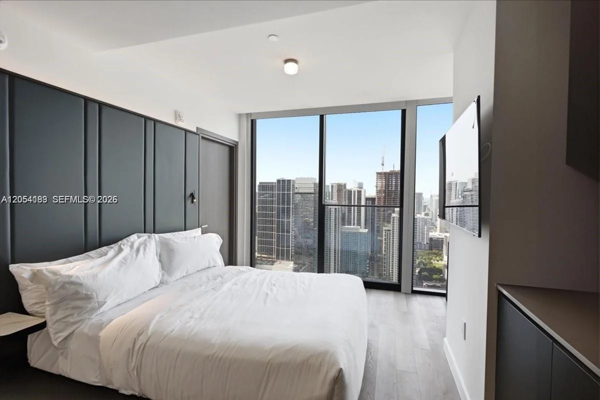 20 NE 11th St #4904 B, Miami: photo 1 of 32