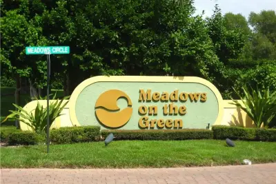 401 Meadows Cir, Boynton Beach: photo 1 of 8
