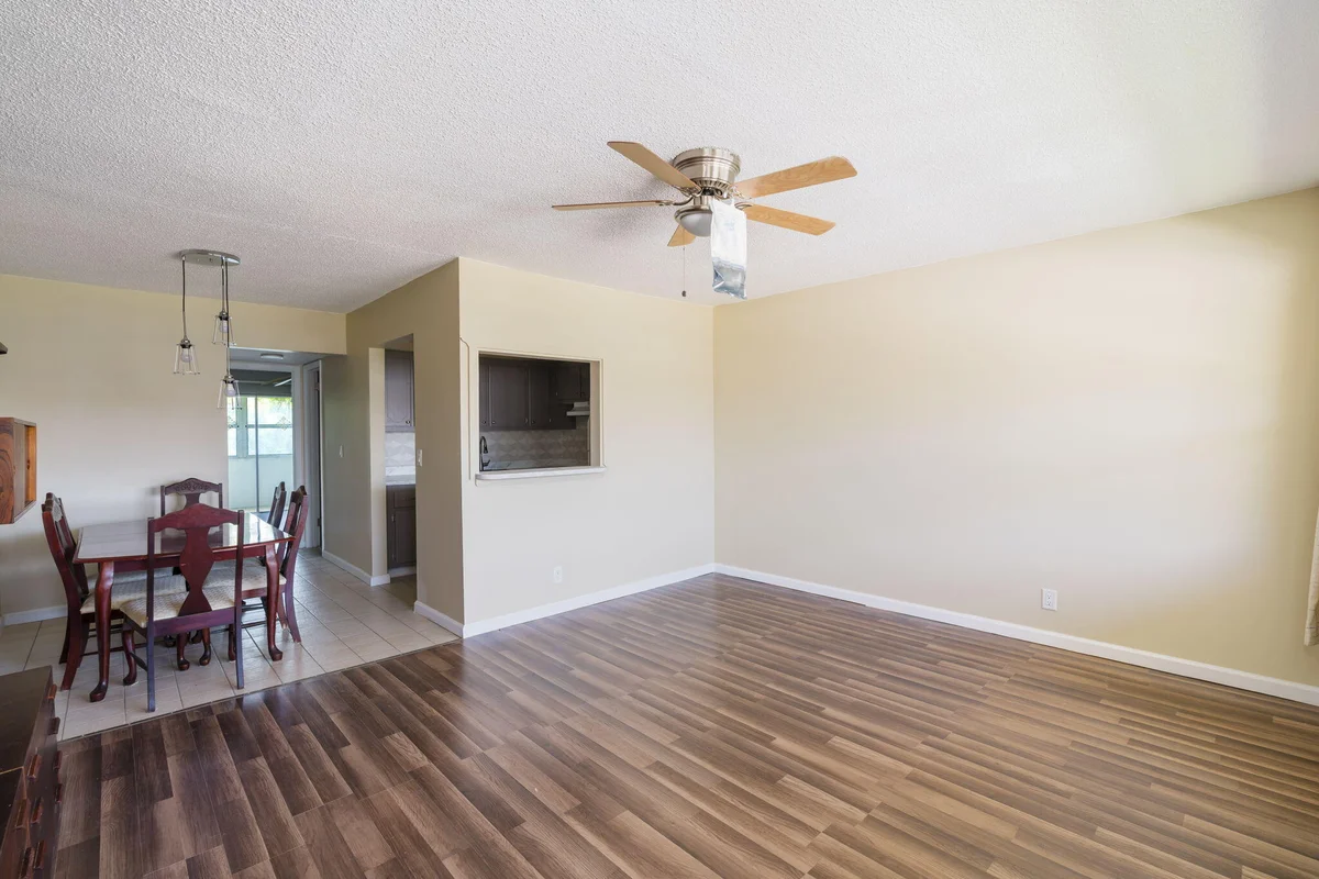 77 Kingswood, West Palm Beach: photo 1 of 28