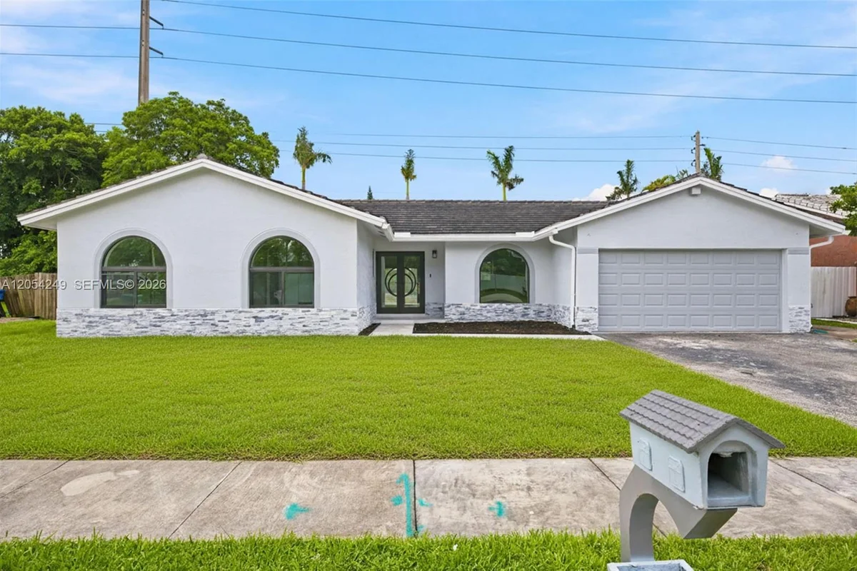 14460 SW 151st Ter, Miami: photo 1 of 35