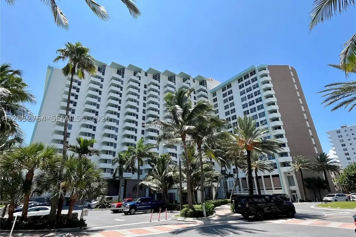 2899 Collins Ave #724, Miami Beach: photo 1 of 43