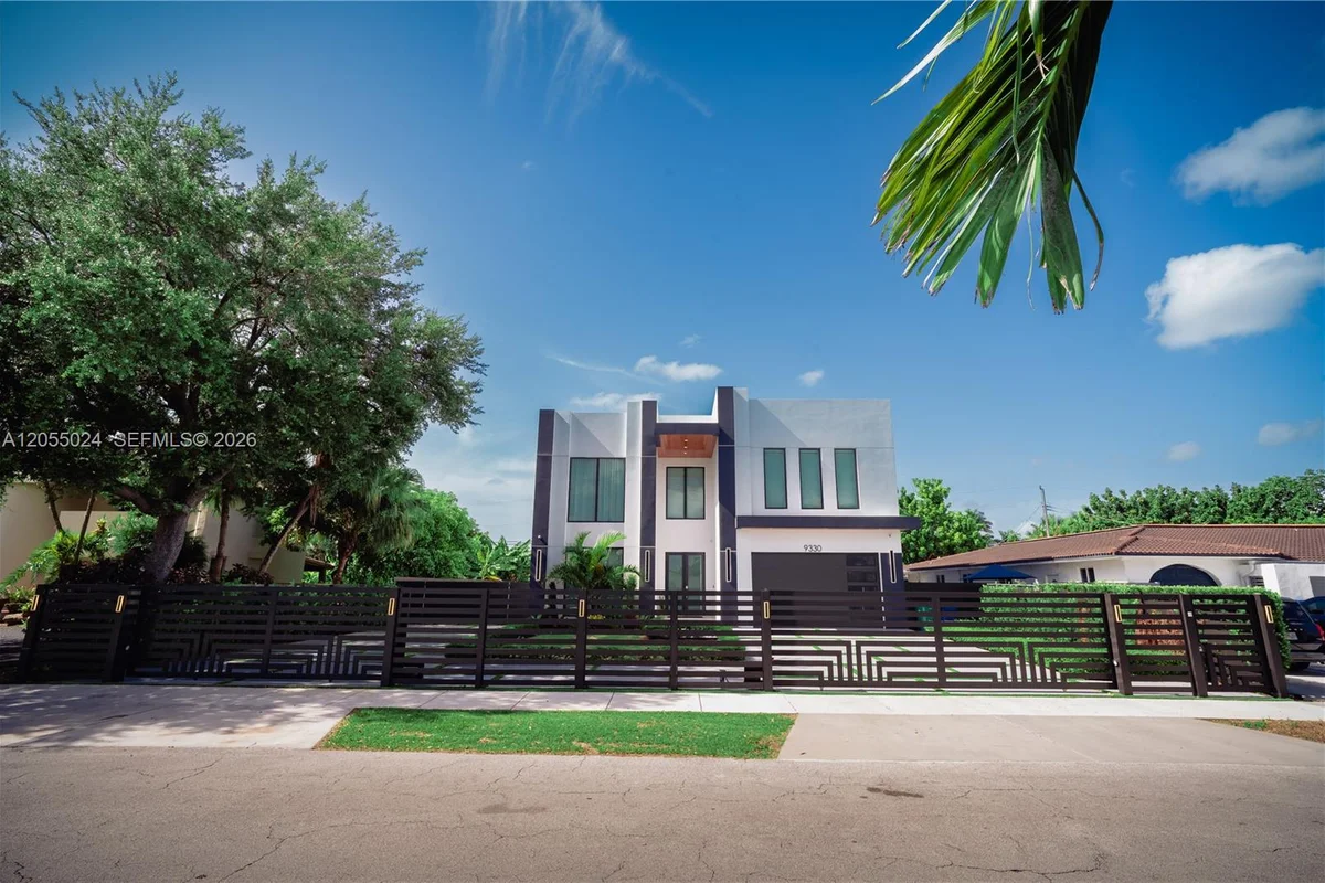9330 SW 34th St, Miami: photo 1 of 101