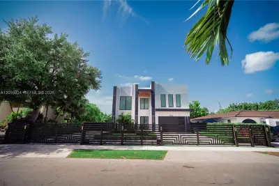 9330 SW 34th St, Miami: photo 1 of 101