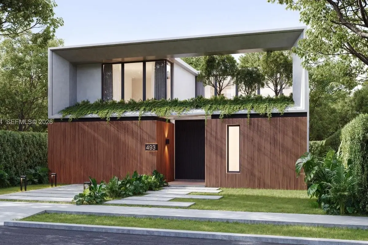 493 NW 41st St, Miami: photo 1 of 5