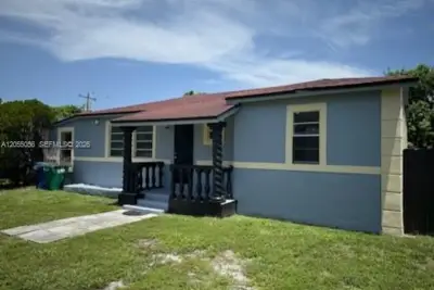 863 NW 139th St, Miami: photo 1 of 28