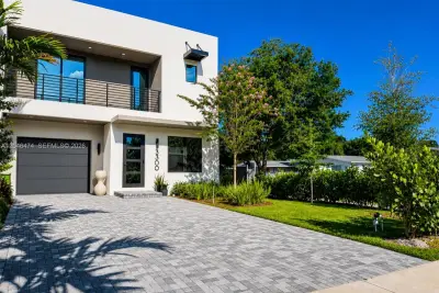 House in Fort Lauderdale: photo 1 of 9