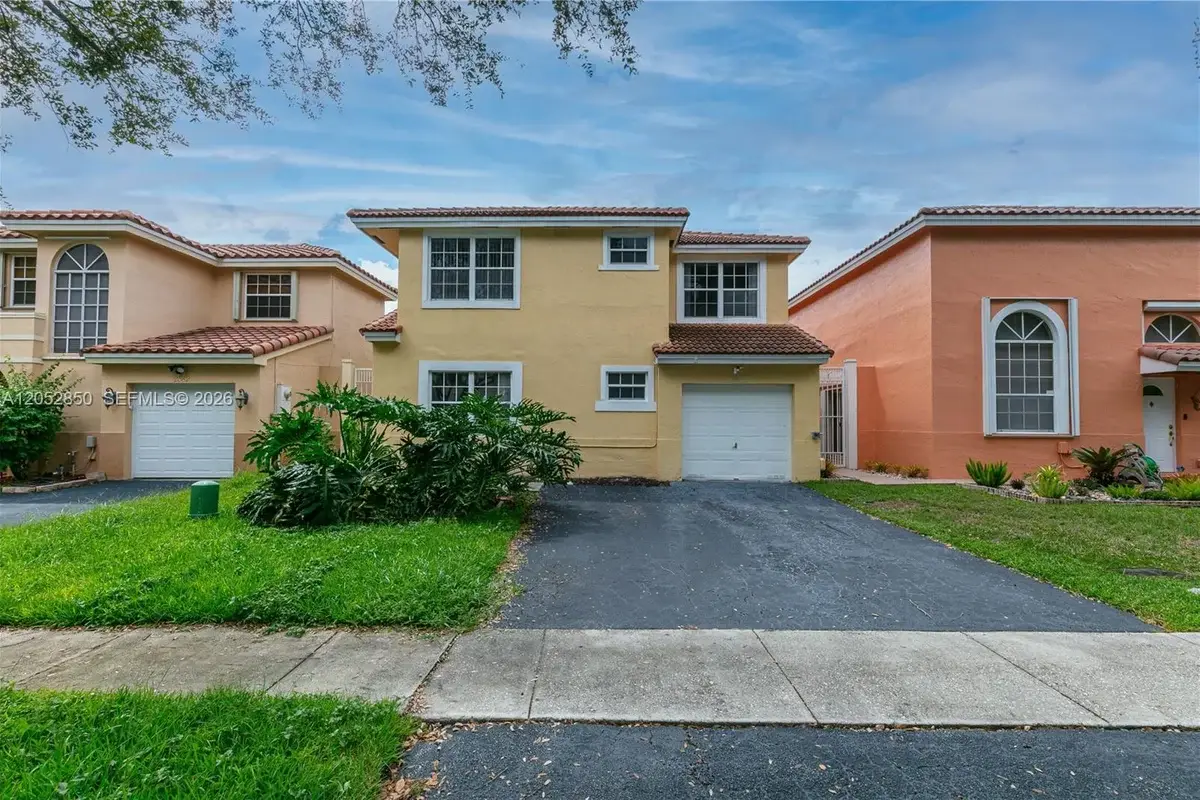 2592 W Saratoga Dr, Cooper City: photo 1 of 46
