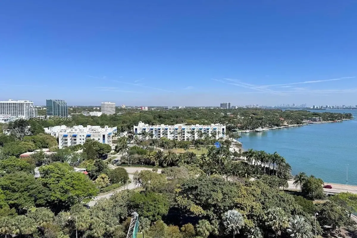 601 NE 36th St #1311, Miami: photo 1 of 21