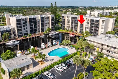 3 Royal Palm Way #403, Boca Raton: photo 1 of 33