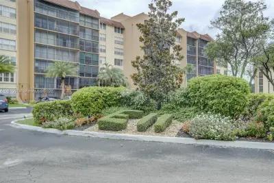 3771 Environ Blvd #447, Lauderhill: photo 1 of 38