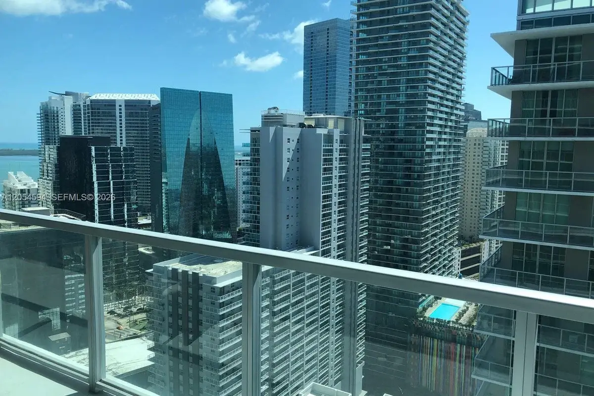 1111 SW 1st Ave #3816, Miami: photo 1 of 23