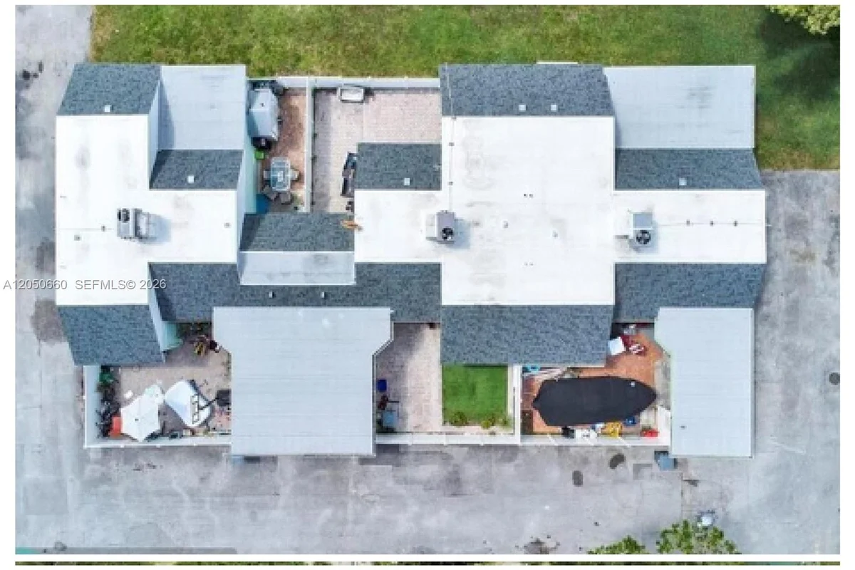 9234 SW 5th St #B, Boca Raton: photo 1 of 6