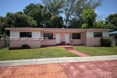 970 NE 133rd St #972, North Miami: photo 1 of 37