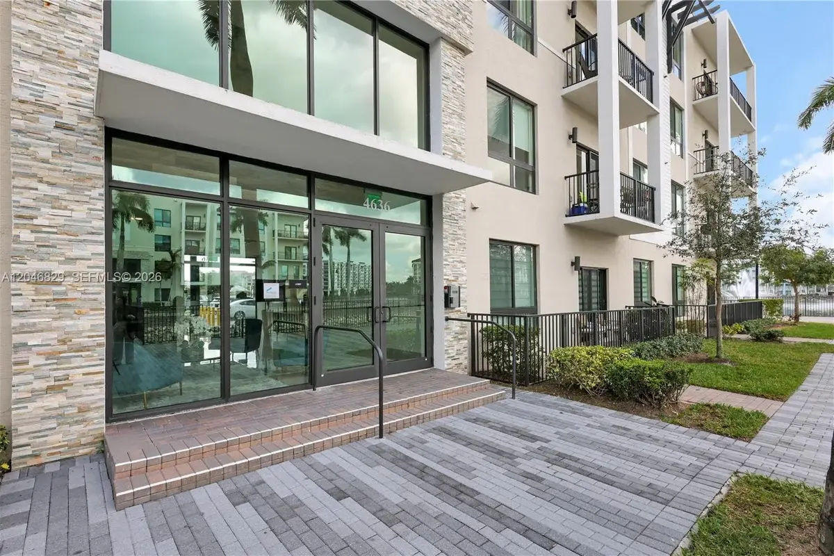 4636 NW 84th Ave #22, Doral: photo 1 of 35