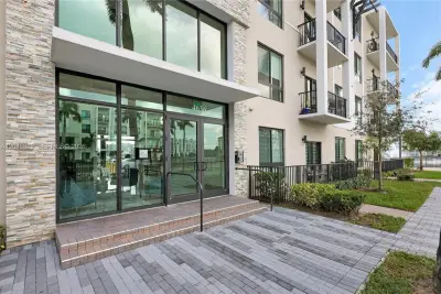 4636 NW 84th Ave #22, Doral: photo 1 of 35