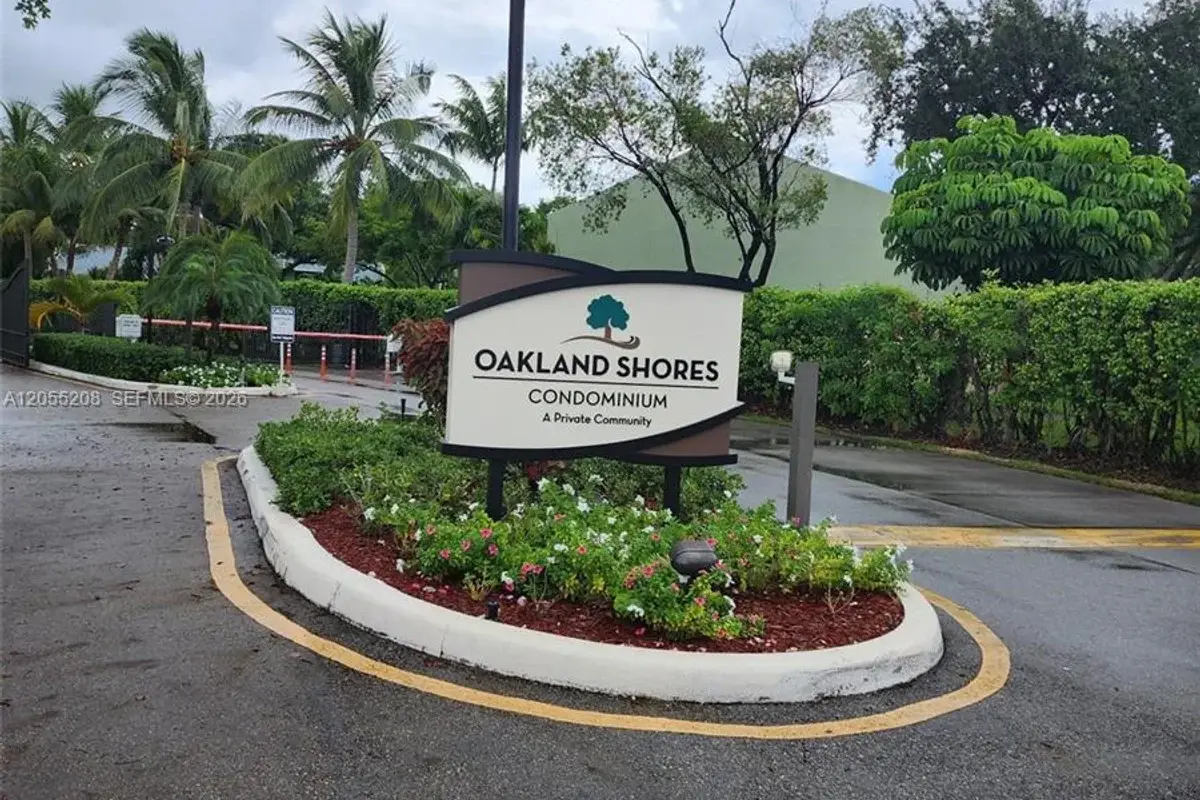 3101 Oakland Shores Dr #H105, Oakland Park: photo 1 of 13