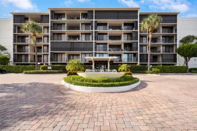225 S Beach Rd #102, Jupiter: photo 1 of 22