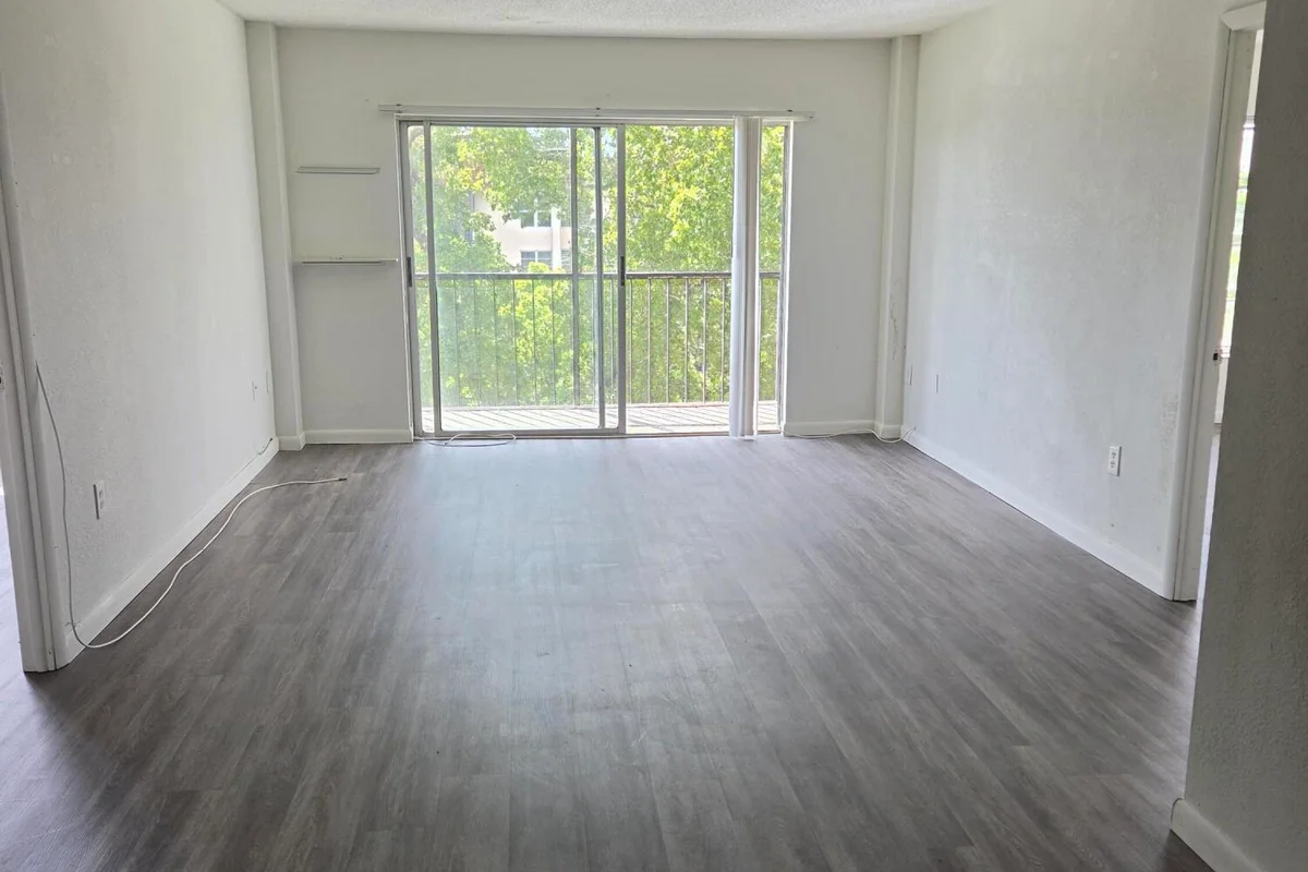 4160 Inverrary Dr #507, Lauderhill: photo 1 of 5