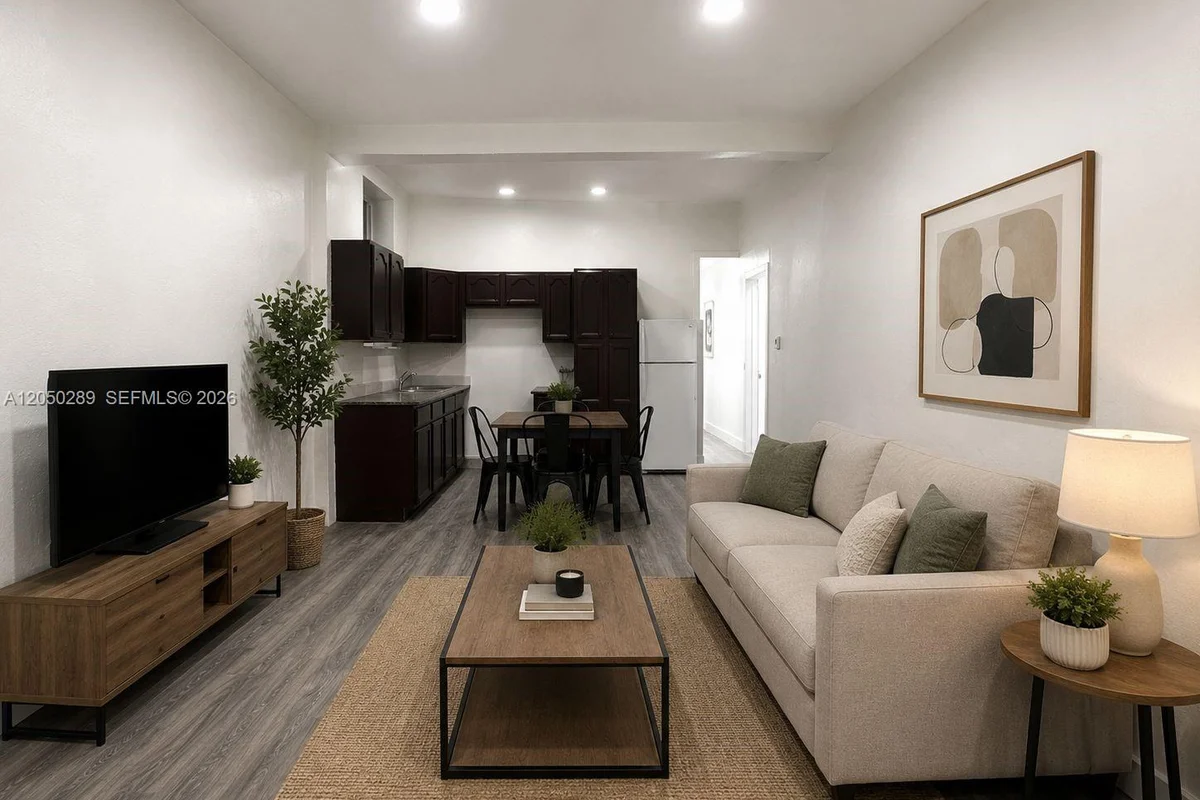 101 NW 15th Ave #1, Miami: photo 1 of 12