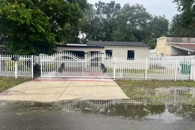 413 NE 162nd St, Miami: photo 1 of 1