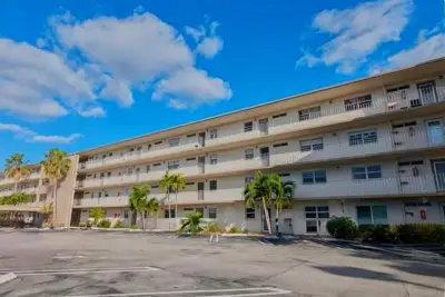 2601 NE 3rd Ct #4100, Boynton Beach: photo 1 of 32