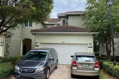 1928 SE 23rd Ave, Homestead: photo 1 of 18