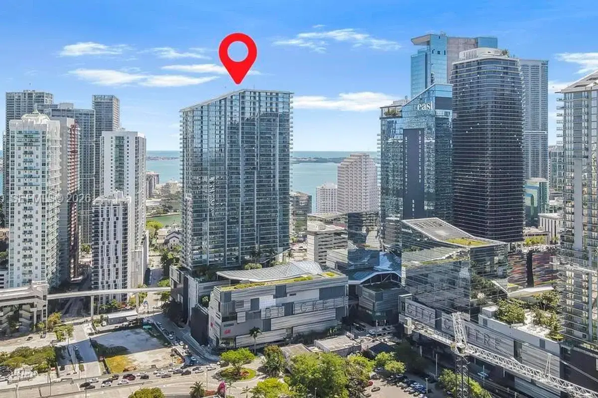 68 SE 6th St #1710, Miami: photo 1 of 31