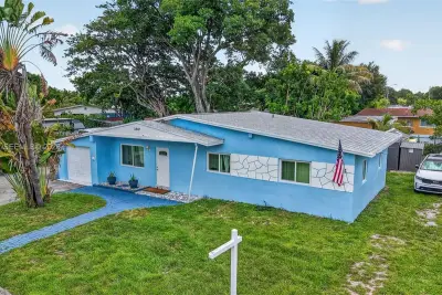 3501 SW 40th Ave, West Park: photo 1 of 47